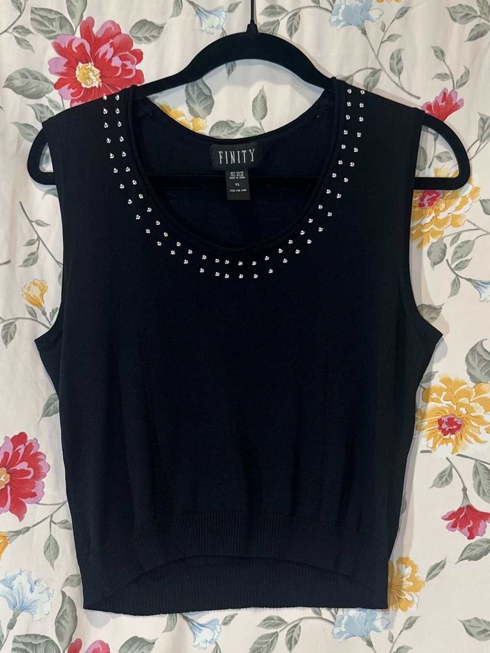 FINITY- VINTAGE SWEATER VEST WITH DETAILED NECKLINE WOMENS SIZE XL
